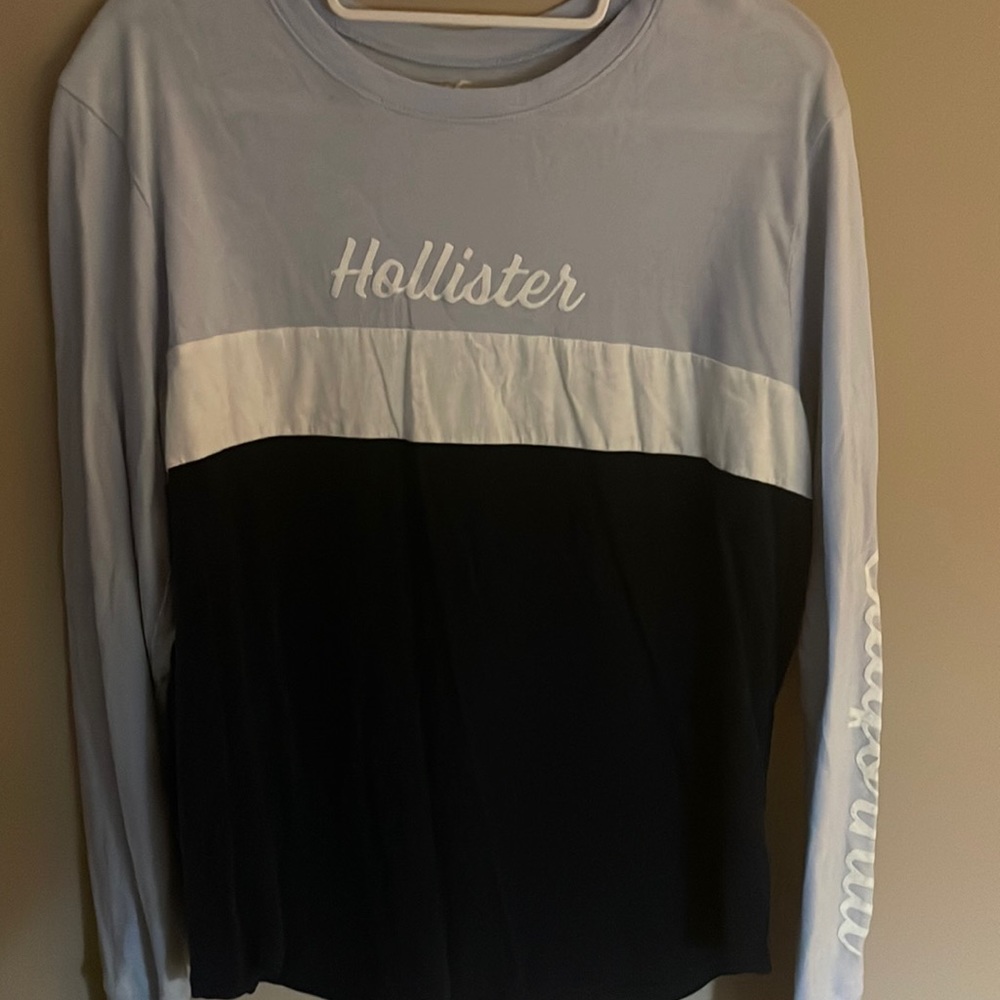 Hollister- light weight long sleeve t shirt ladies small